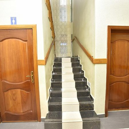 Modern Villa Hotel Кигали Экстерьер фото