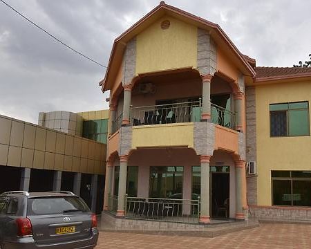 Modern Villa Hotel Кигали Экстерьер фото