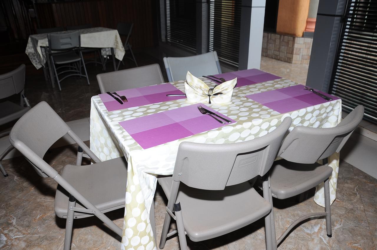 Modern Villa Hotel Кигали Экстерьер фото